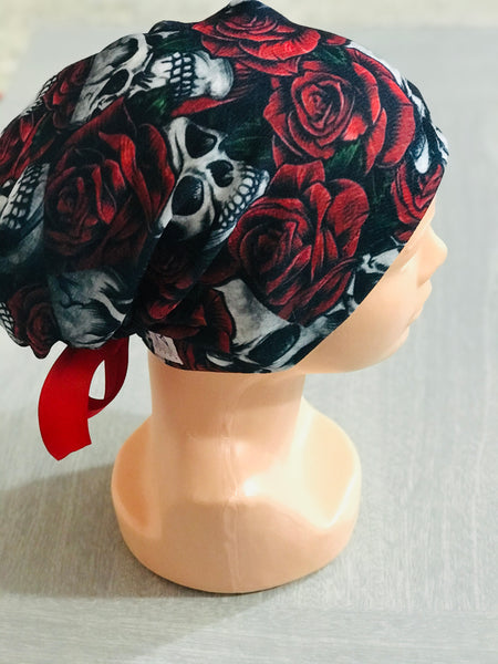 GORRO QUIRÚRGICO CALAVERAS FLORES ROJAS